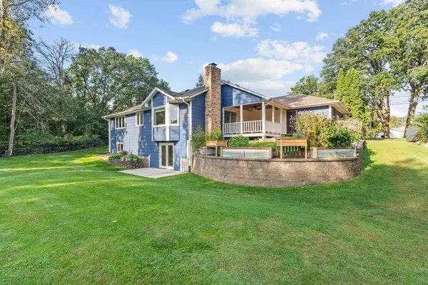 16077 N Enchanted DR NW, Andover, MN 55304