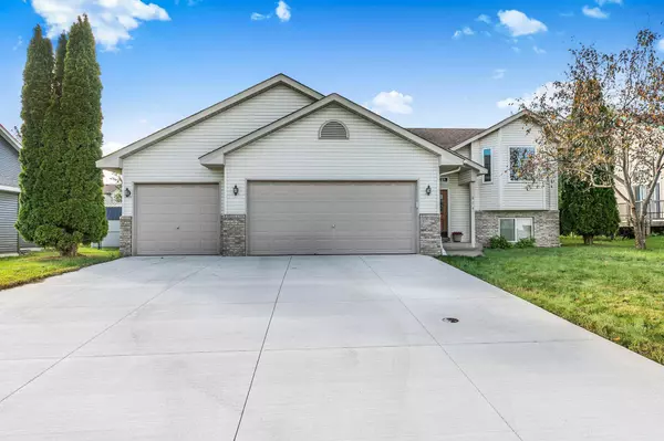 604 Upplanda ST, Buffalo, MN 55313