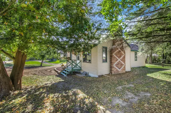 10121 115th AVE, Milaca, MN 56353