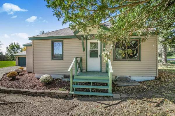 10121 115th AVE, Milaca, MN 56353