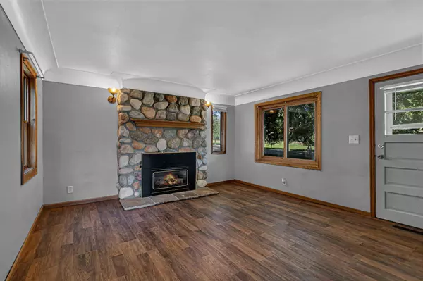 10121 115th AVE, Milaca, MN 56353