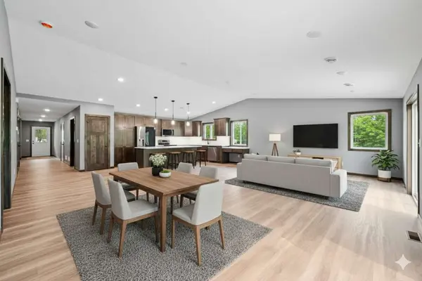 900 1/2 8th AVE N, Princeton, MN 55371