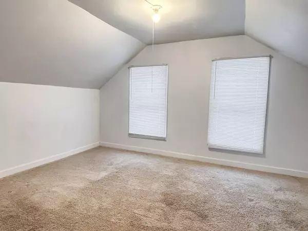 113 1st ST SW, Fairfax, MN 55332