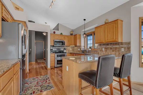 203 Carver Creek PL, Carver, MN 55315