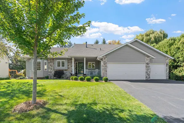 203 Carver Creek PL, Carver, MN 55315