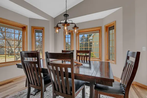 203 Carver Creek PL, Carver, MN 55315