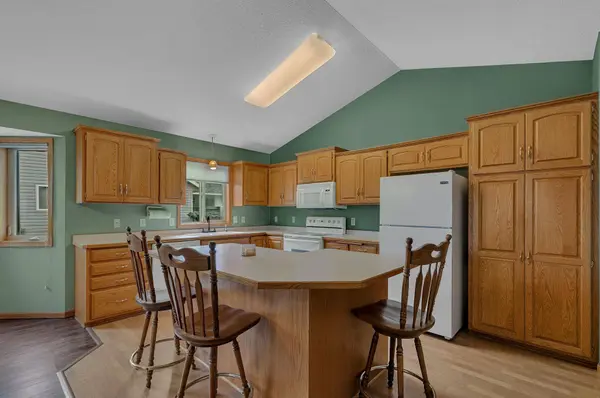 1260 Cypress DR W, Annandale, MN 55302