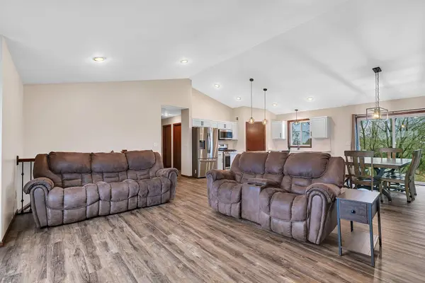 548 11th AVE NE, Melrose, MN 56352