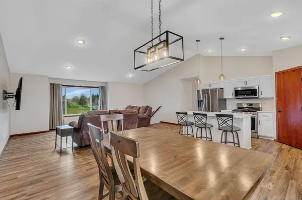 548 11th AVE NE, Melrose, MN 56352