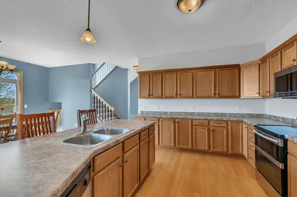 13827 Savanna DR, Rogers, MN 55374