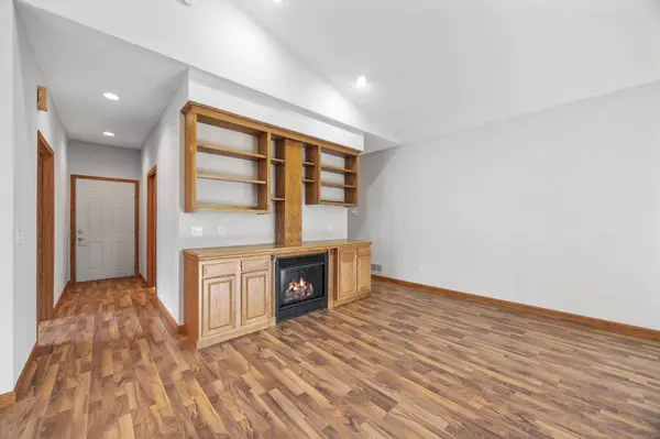 608 Parkview CIR, Delano, MN 55328