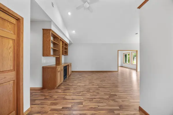 608 Parkview CIR, Delano, MN 55328