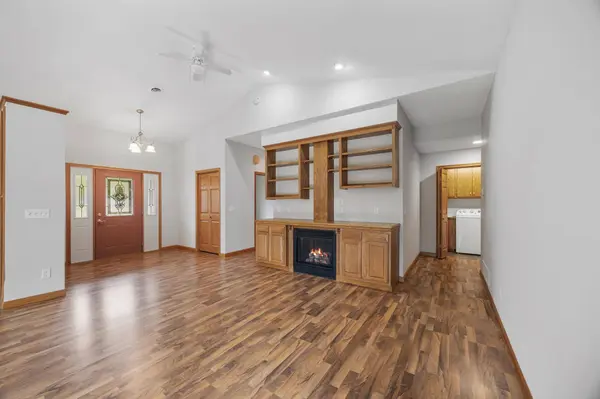 608 Parkview CIR, Delano, MN 55328