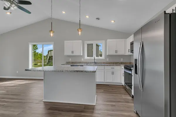 24289 Forest View CIR, Saint Augusta, MN 56301