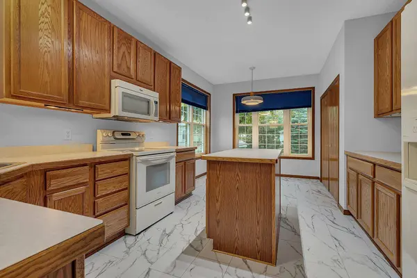 397 Campfire Curve, Chaska, MN 55318