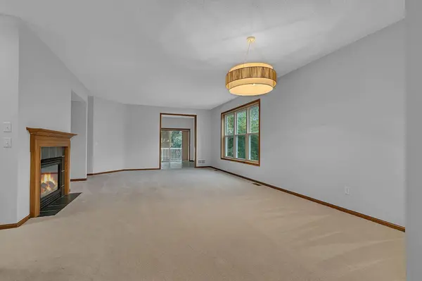 397 Campfire Curve, Chaska, MN 55318