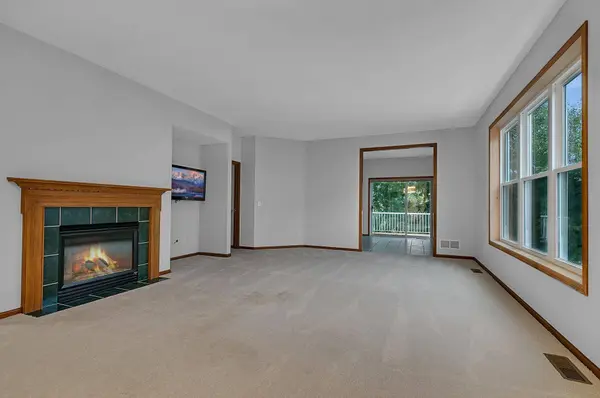 397 Campfire Curve, Chaska, MN 55318