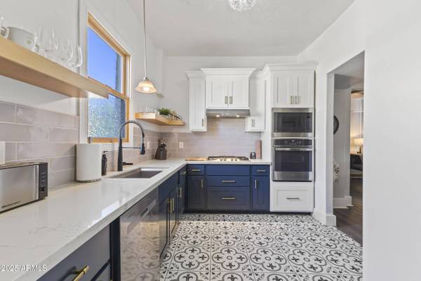 1315 W WOODLAND Avenue, Phoenix, AZ 85007