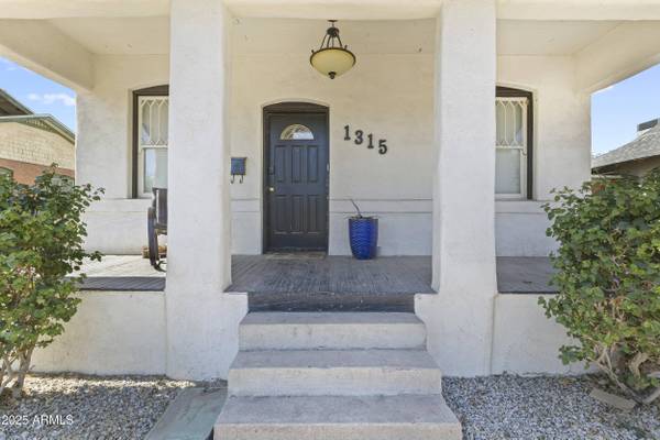 1315 W WOODLAND Avenue, Phoenix, AZ 85007