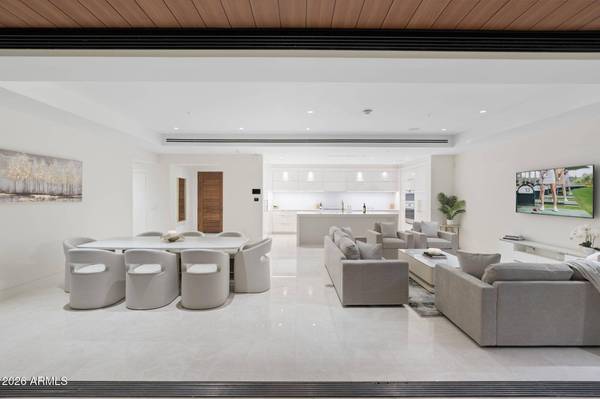 6587 N PALMERAIE Boulevard #2015, Paradise Valley, AZ 85253