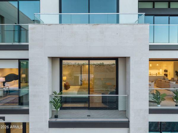 6587 N PALMERAIE Boulevard #2015, Paradise Valley, AZ 85253