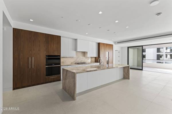 6587 N PALMERAIE Boulevard #2021, Paradise Valley, AZ 85253