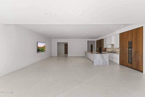 6587 N PALMERAIE Boulevard #2021, Paradise Valley, AZ 85253