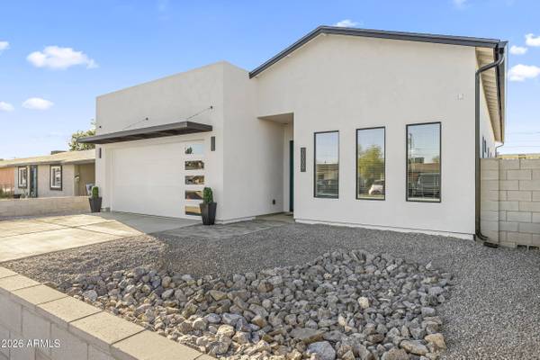 2009 E Don Carlos Avenue, Tempe, AZ 85281