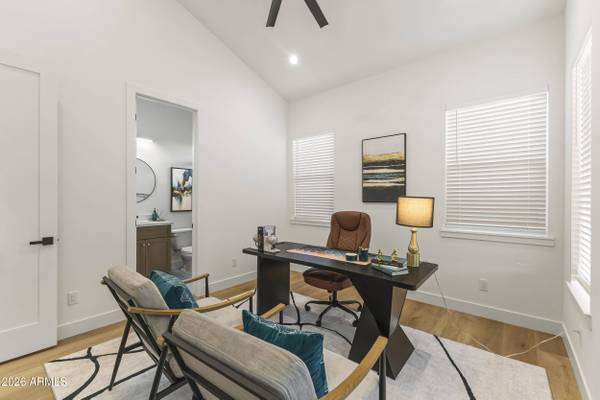 2009 E Don Carlos Avenue, Tempe, AZ 85281