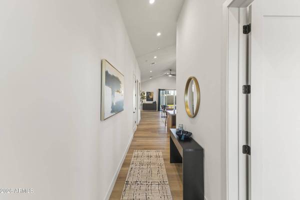 2009 E Don Carlos Avenue, Tempe, AZ 85281