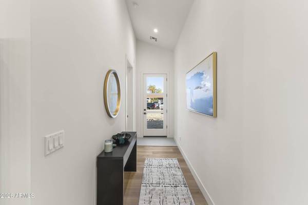 2009 E Don Carlos Avenue, Tempe, AZ 85281