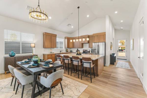 2009 E Don Carlos Avenue, Tempe, AZ 85281