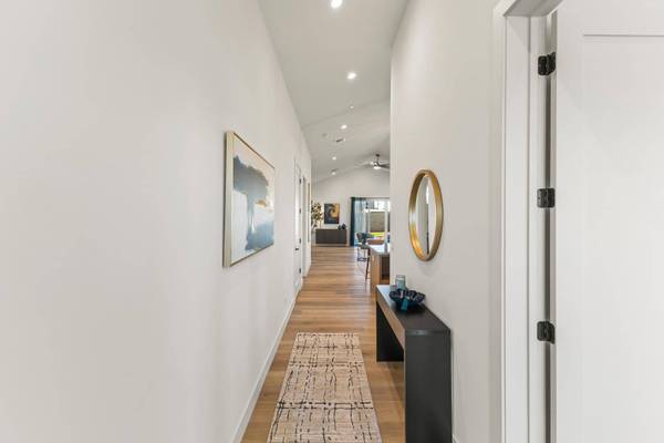 2009 E Don Carlos Avenue, Tempe, AZ 85281