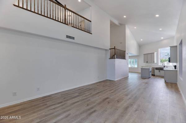 9019 W ACOMA Drive, Peoria, AZ 85381