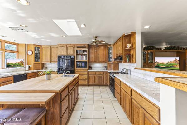 2047 W CAMBRIDGE Avenue, Phoenix, AZ 85009