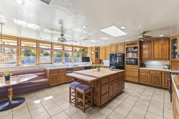2047 W CAMBRIDGE Avenue, Phoenix, AZ 85009