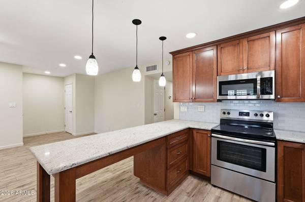 5525 E THOMAS Road #C2, Phoenix, AZ 85018