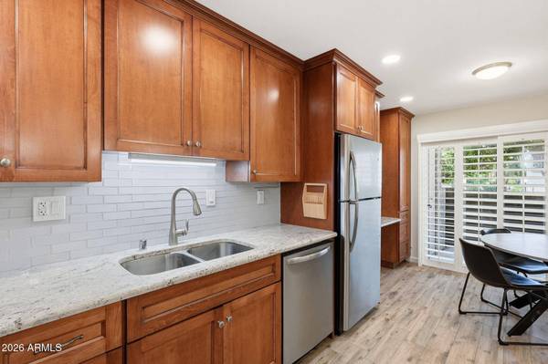 5525 E THOMAS Road #C2, Phoenix, AZ 85018