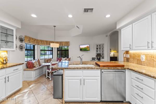 610 W GLENN Drive, Phoenix, AZ 85021