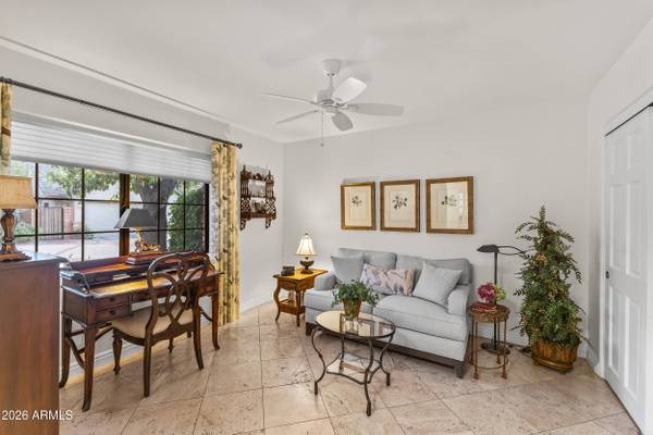 610 W GLENN Drive, Phoenix, AZ 85021