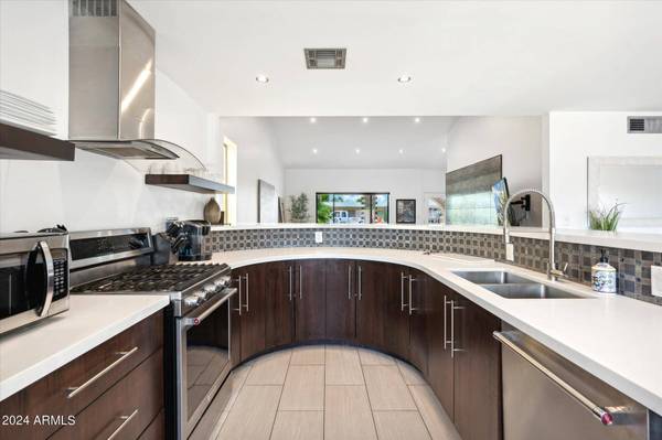 3736 E Glenrosa Avenue, Phoenix, AZ 85018