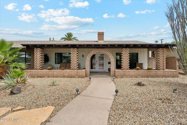 3736 E Glenrosa Avenue, Phoenix, AZ 85018