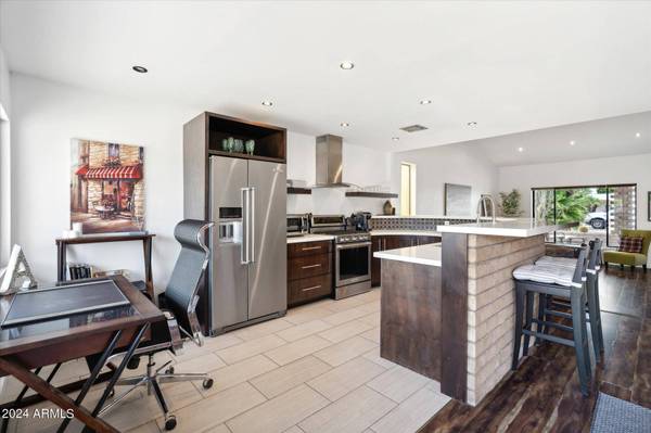 3736 E Glenrosa Avenue, Phoenix, AZ 85018