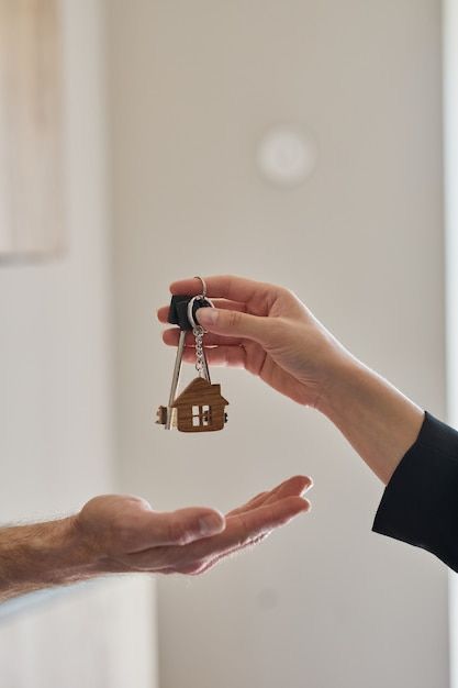 Home keys being exchanged during a Toronto real estate closin