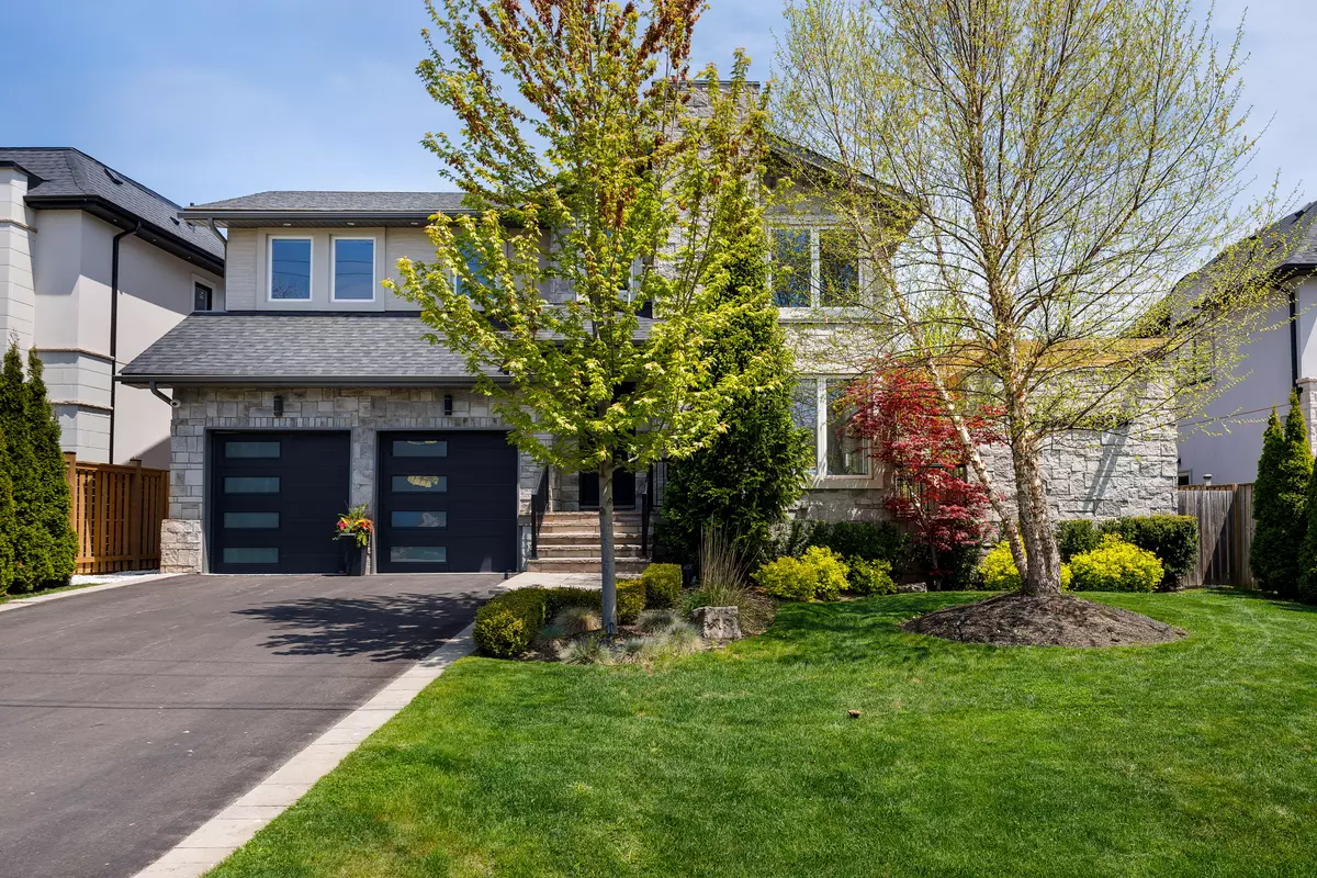Oakville, ON L6L 4E9,443 Seabourne Dr