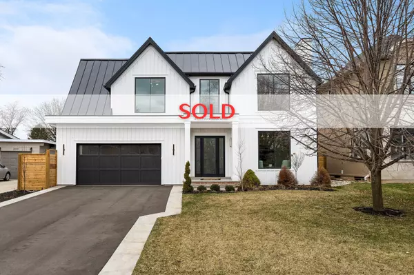 2435 Applewood Dr, Oakville, ON L6L 1V7