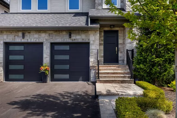 Oakville, ON L6L 4E9,443 Seabourne Dr