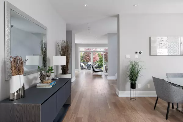Oakville, ON L6L 4E9,443 Seabourne Dr