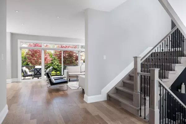 Oakville, ON L6L 4E9,443 Seabourne Dr