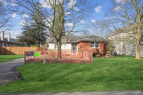 260 Weldon Ave, Oakville, ON L6K 2J1